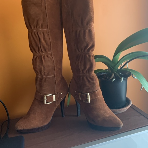 Michael Michael Kors, suede boots, owned. - Picture 2 of 10